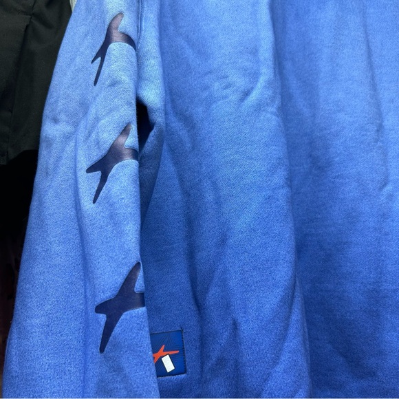 MNTGE Faded Blue Crewneck - Picture 2 of 3
